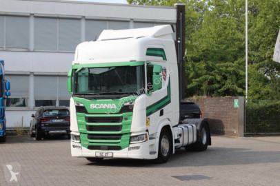 Влекач Scania