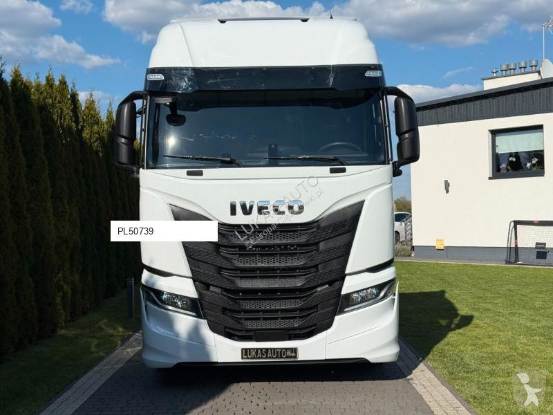 جرار Iveco 530 RETARDER TWO FRIGDE