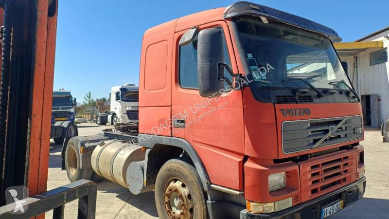 جرار Volvo