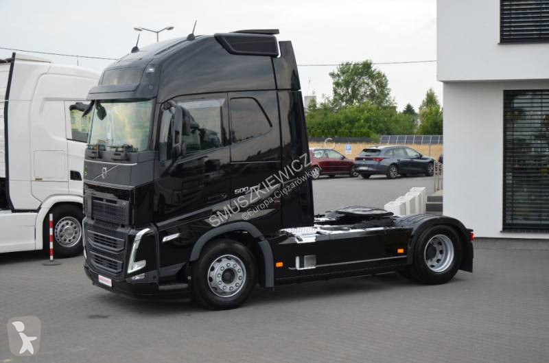 جرار Volvo