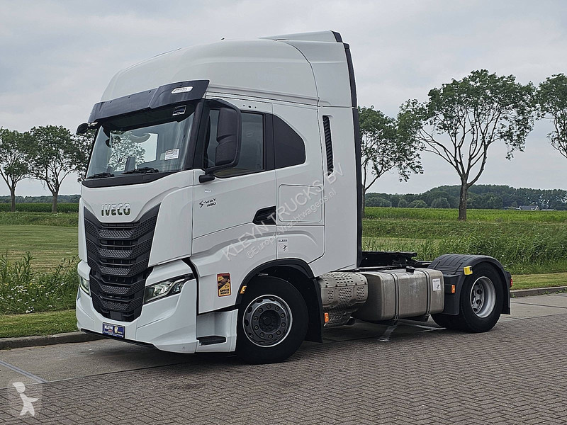 جرار Iveco AS440S49
