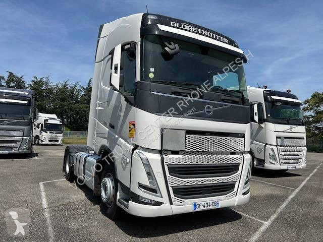 جرار Volvo