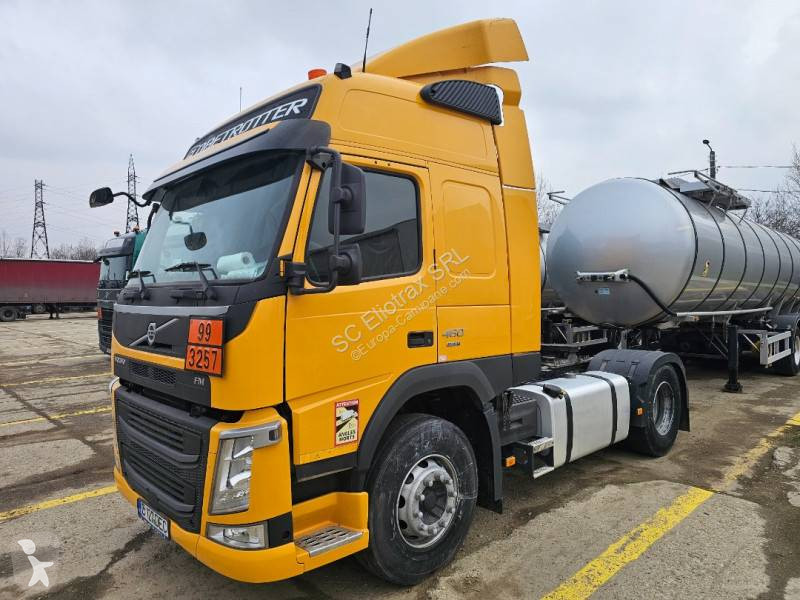 جرار Volvo