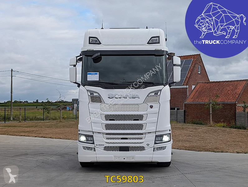 جرار Scania 520
