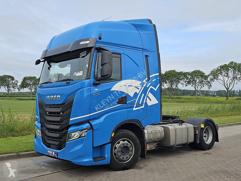 جرار Iveco AS440S49