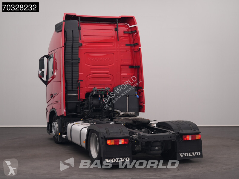 Trekker Volvo FH 460 4X2 Mega XL 2x Tanks Navi ACC