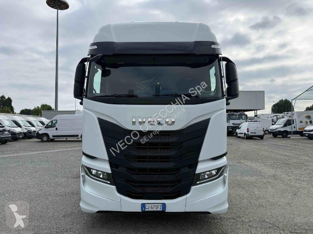 جرار Iveco S-WAY AS440S49T/P