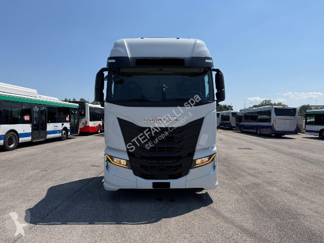 جرار Iveco S-WAY MY 19 AS440S51T/P