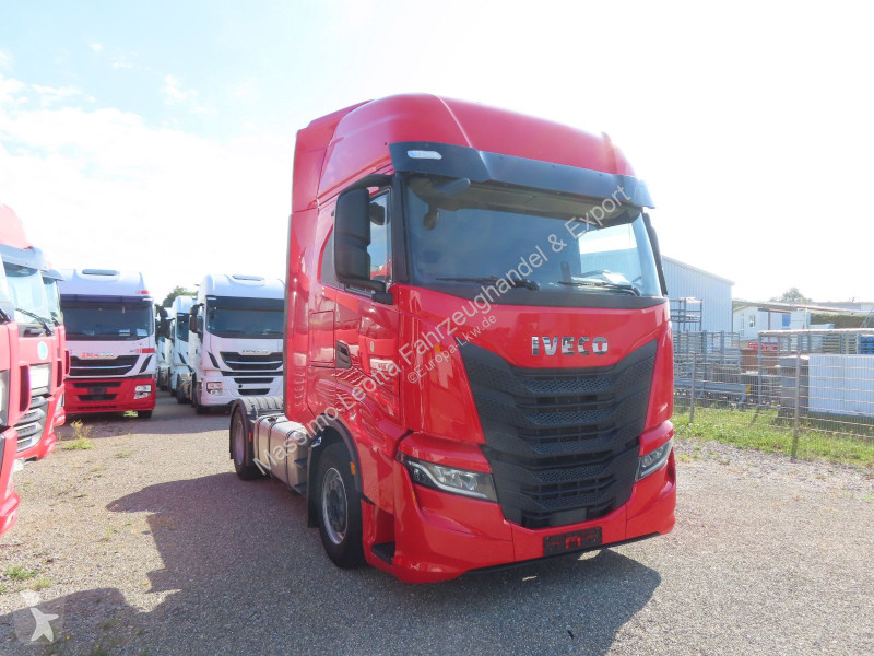 جرار Iveco S-Way 570 Intarder FZ.231