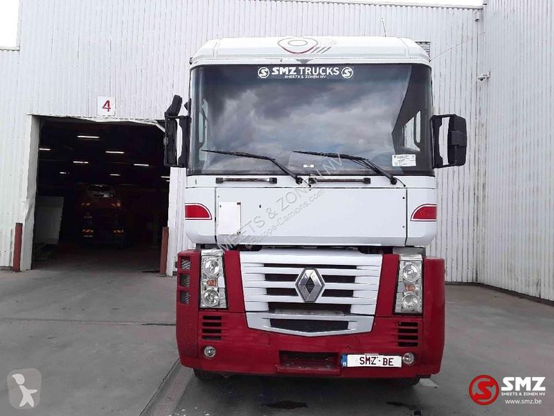جرار Renault 440
