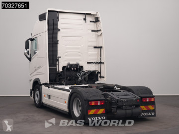 جرار Volvo
