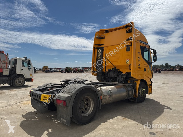 جرار Iveco AS440S46