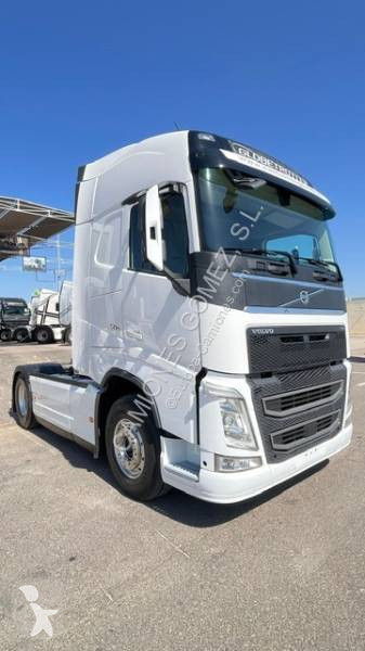 جرار Volvo