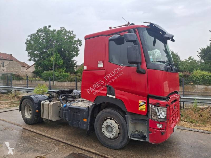 Cap tractor Renault
