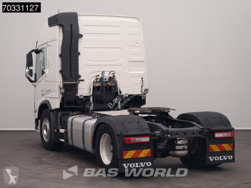 جرار Volvo