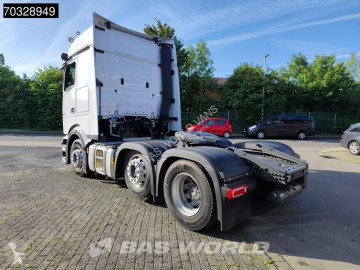 Cabeza tractora Mercedes nueva