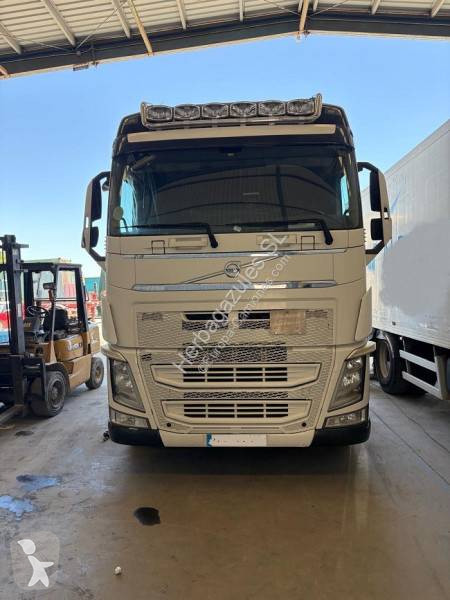 جرار Volvo