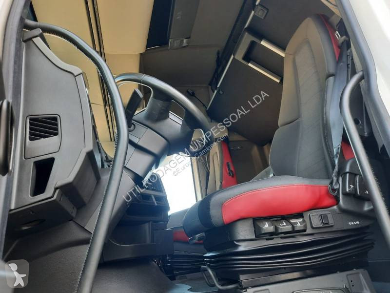جرار Volvo