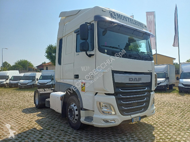 جرار DAF XF460