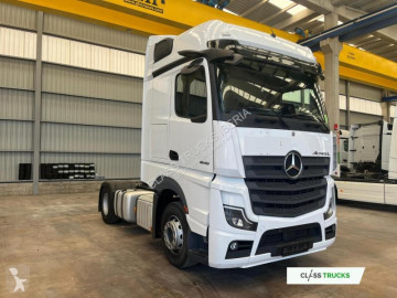 جرار Mercedes