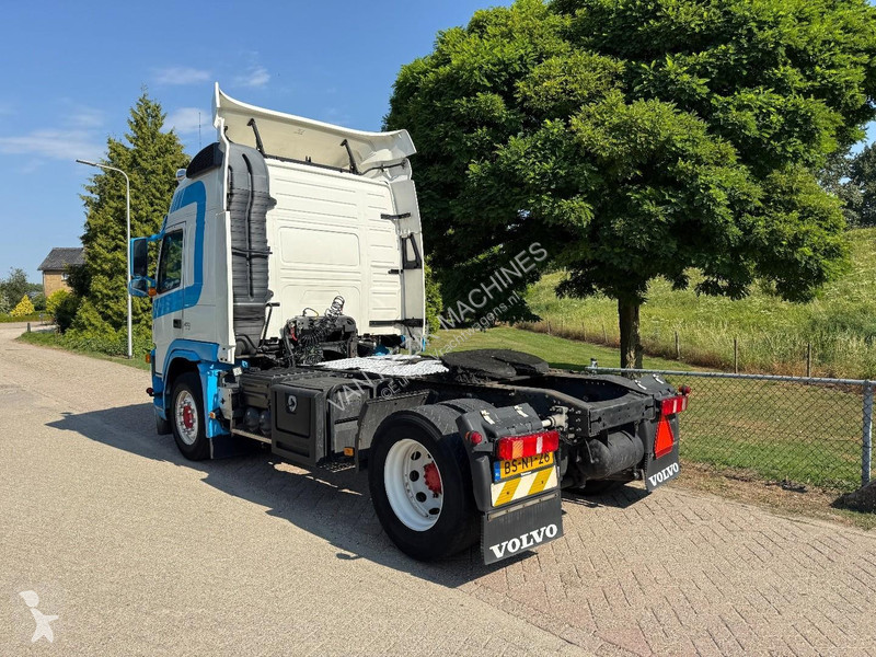 جرار Volvo 400 4X2 EUR0 5