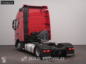 جرار Volvo