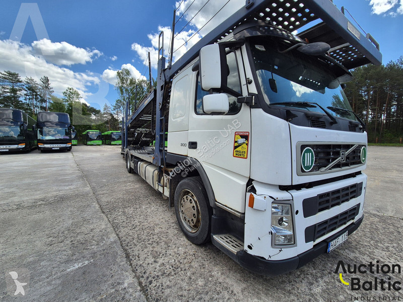 جرار Volvo 300
