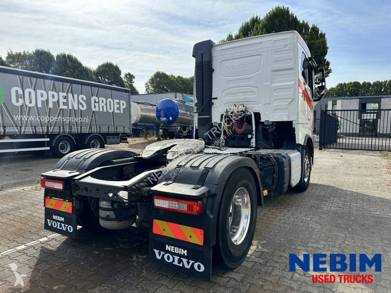 جرار Volvo 420 4x2 - 796.861km - Work remote