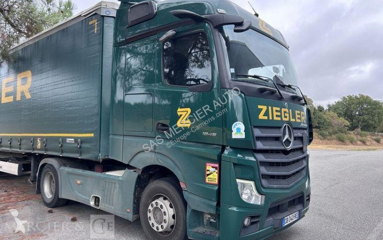 Cabeza tractora Mercedes