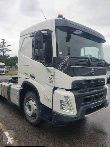 جرار Volvo