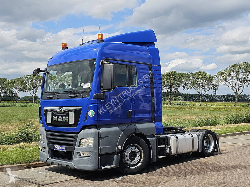 Cap tractor MAN 18.460