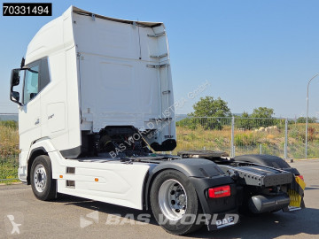 Влекач DAF XG + 530 4X2 Retarder 2x Tanks Standklima ACC