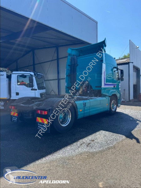 جرار Volvo Globetrotter 4x2