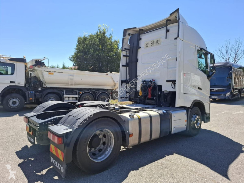جرار Volvo 500