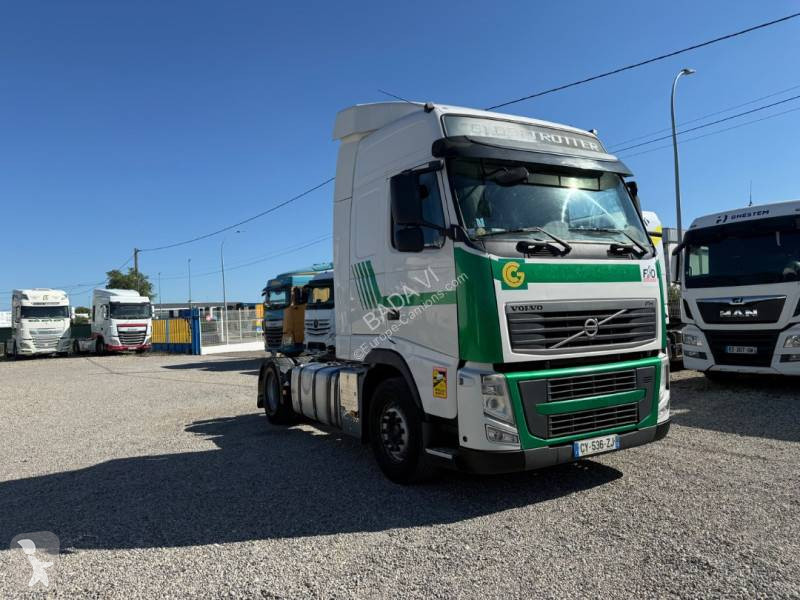 جرار Volvo