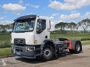 Влекач Renault