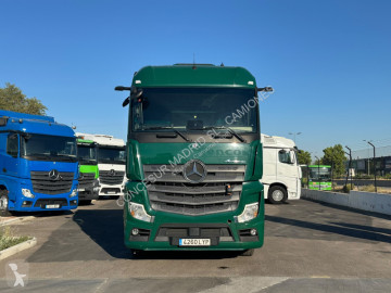 Cabeza tractora Mercedes