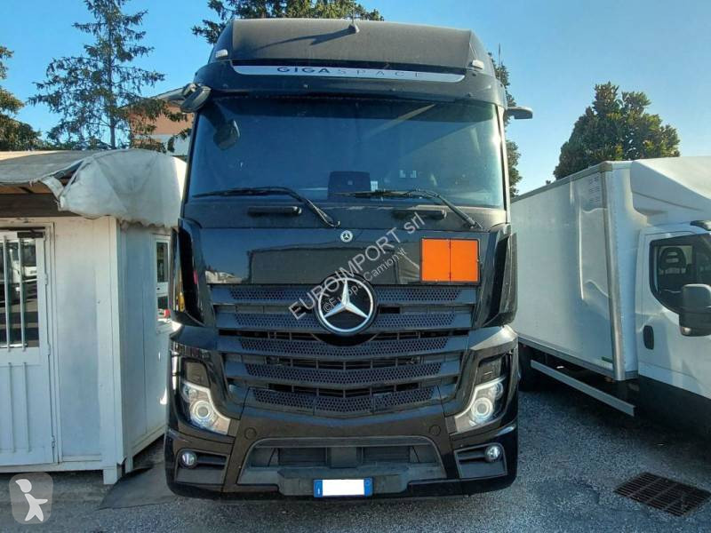 جرار Mercedes