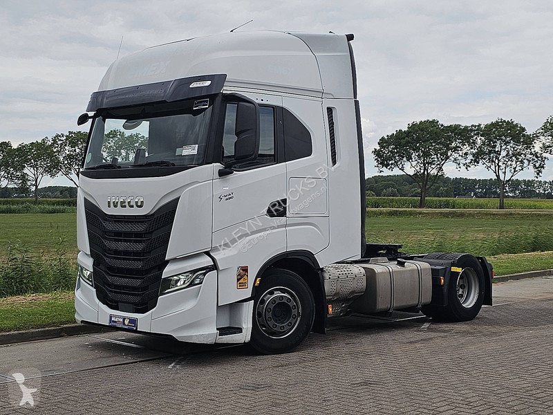 جرار Iveco AS440S49
