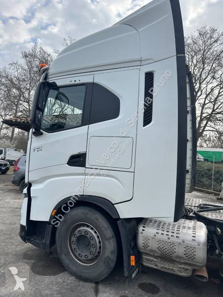 Traktor Iveco