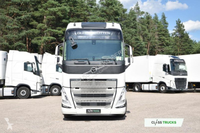 جرار Volvo