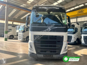 جرار Volvo