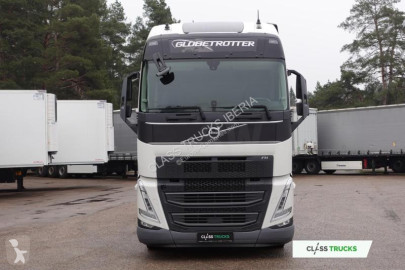 جرار Volvo