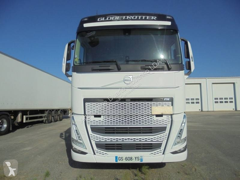 جرار Volvo