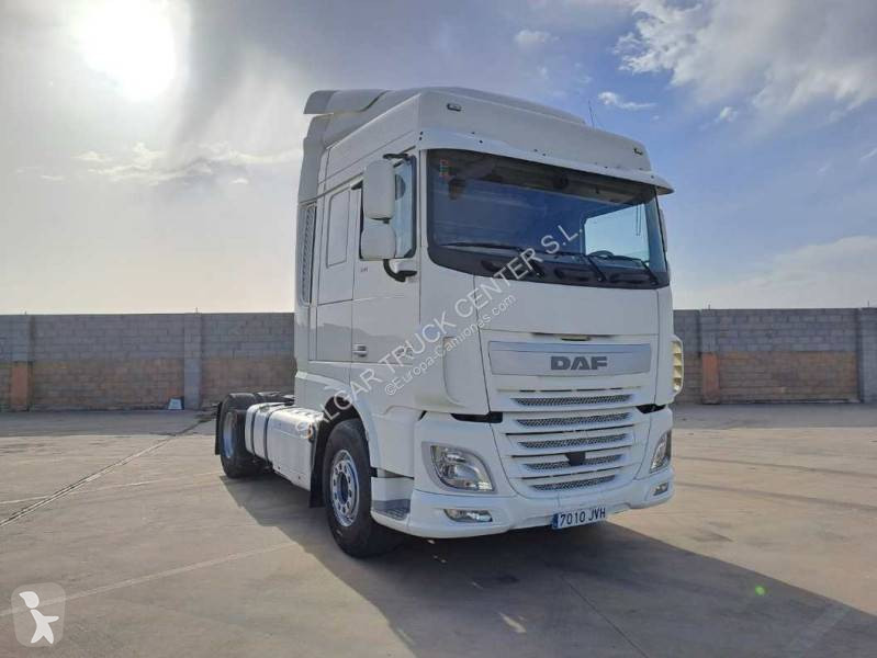 جرار Volvo