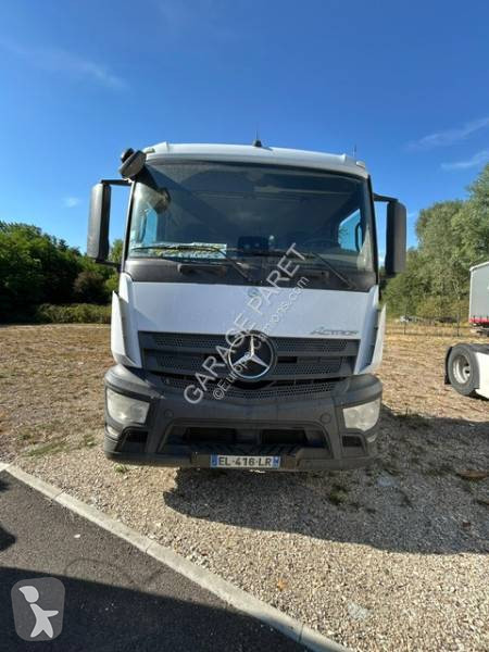 Traktor Mercedes