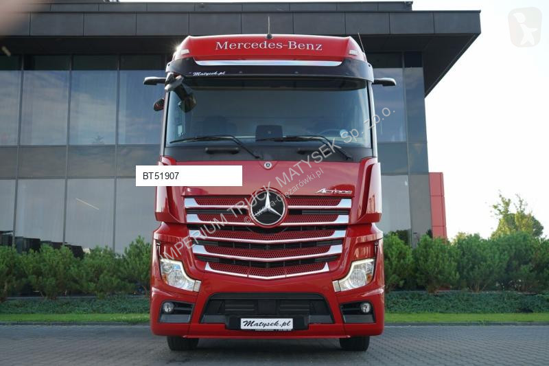 Влекач Mercedes ACTROS 1845