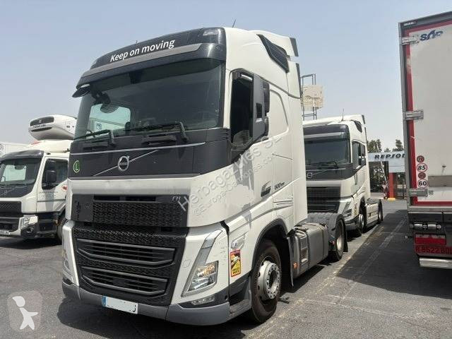 جرار Volvo
