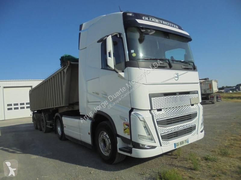 جرار Volvo