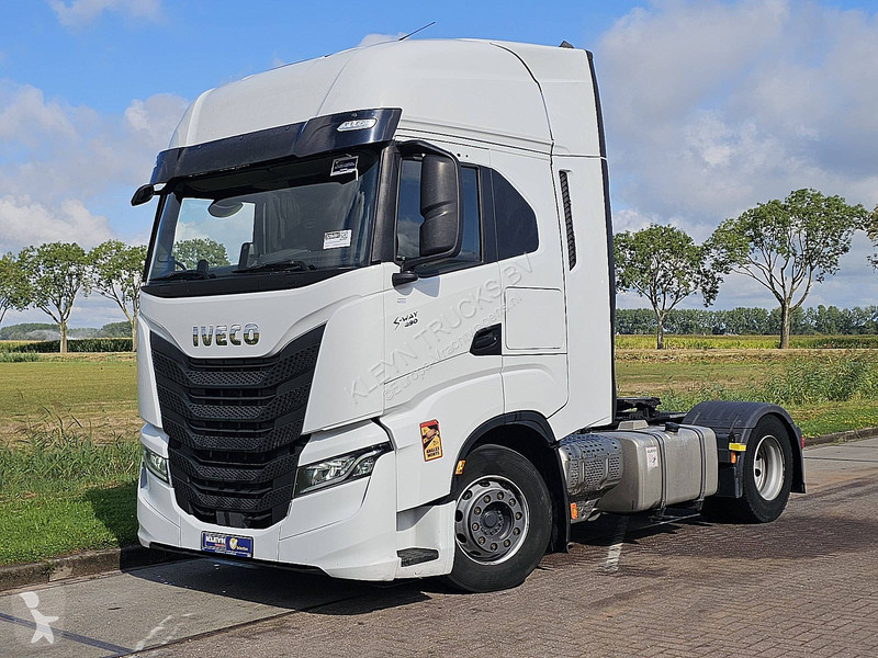 جرار Iveco AS440S49